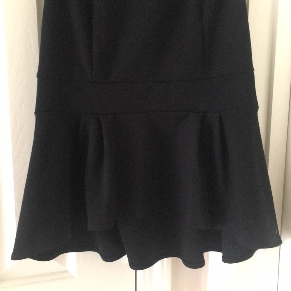Black tank top - Picture 3 of 3